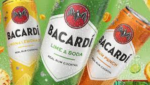 latas de cocteles con bebida bacardi